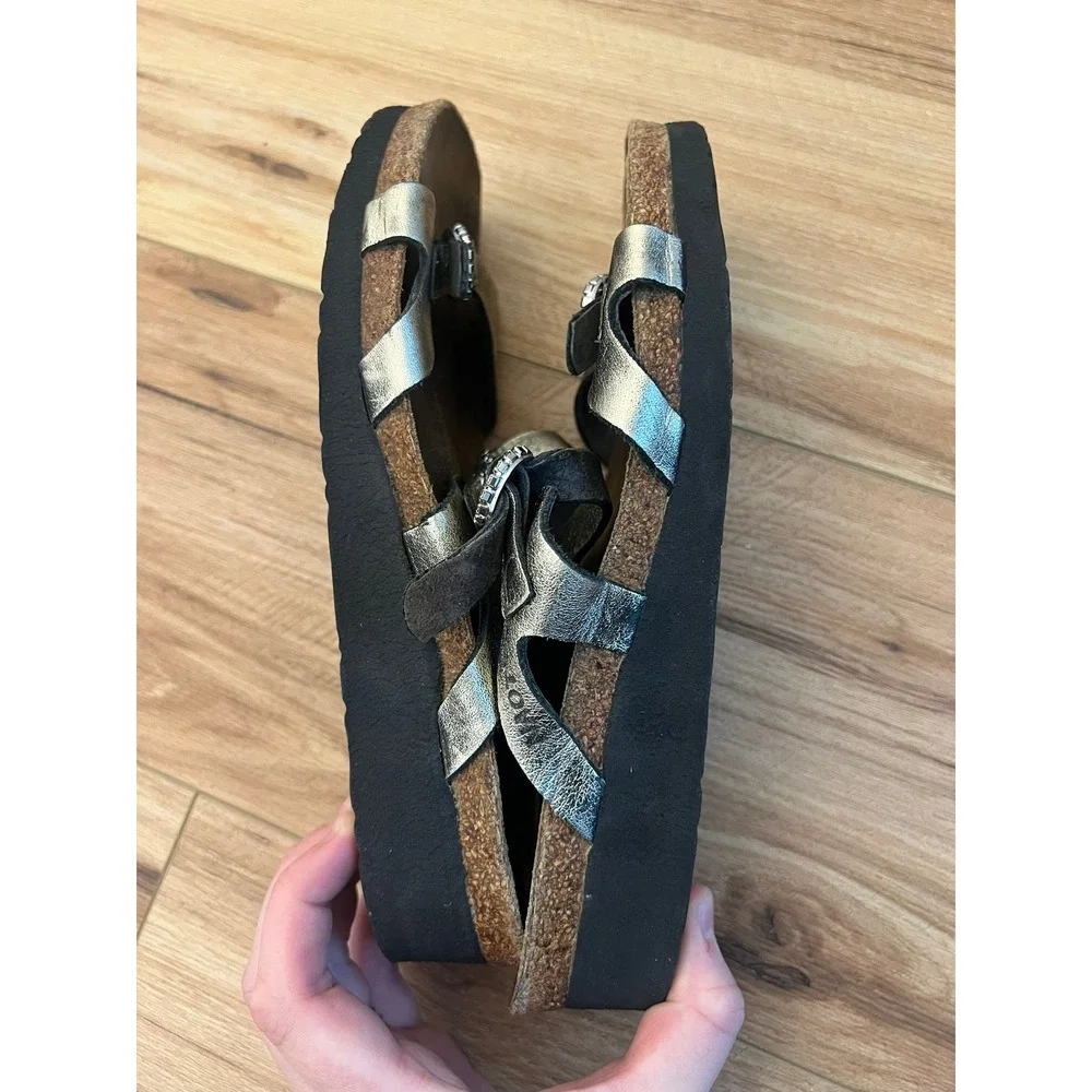 Naot 40/Wm 9‎ Metallic Silver Leather Rhinestone Buckle Cork Slide Sandal Boho
